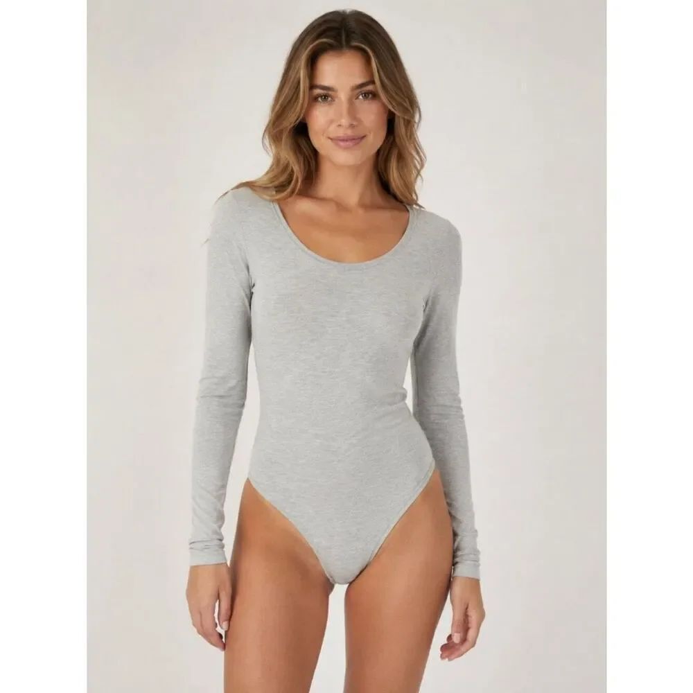 By Anthropologie Gray Long Sleeve Scoop Neck Bodysuit M